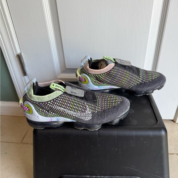 Size 8 - Nike Air‎ VaporMax 2020 Flyknit Black Multi color - Picture 1 of 7